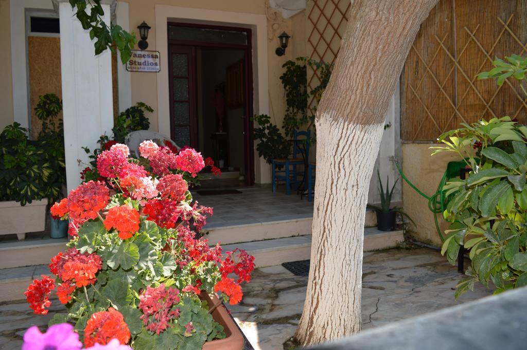Vanessa Studios Poros  Exterior foto